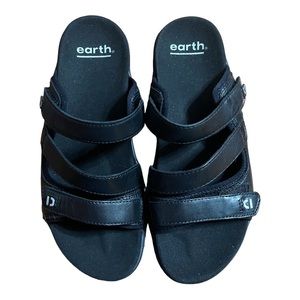 New Earth Mira Lourdes Powerpath Black Leather Sandal 7